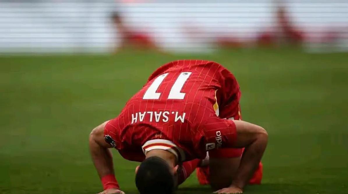 爱游戏-德罗巴重返赛场，持续失利首场状态出色，利物浦观众沸腾！