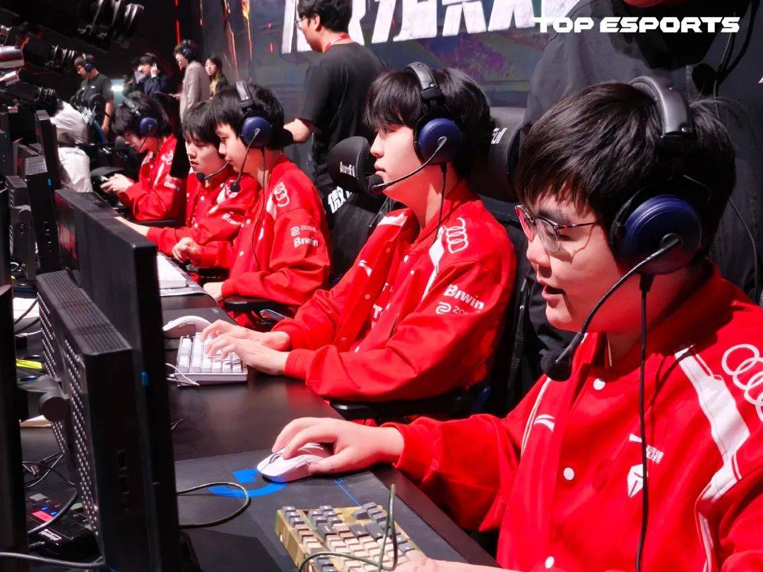 AYX-包含出色发挥引发热议！，Scout在G2比赛中出色防守比赛高潮迭起的词条