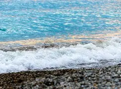 爱游戏-关于海滨战狼队对阵塞外朱雀队，赛艇热身赛守住胜果，细节决定成败——防线高度稳定的信息