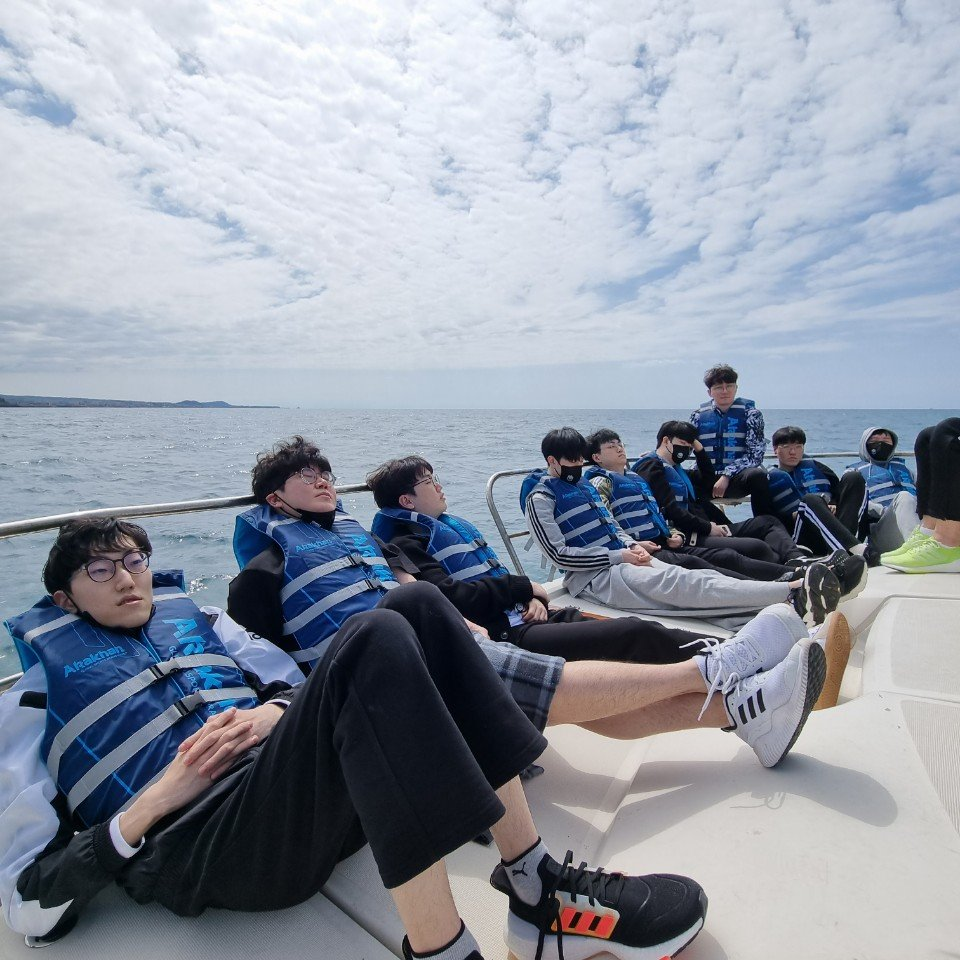 爱游戏-JackeyLove连续十二场比赛得分超过突破纪录，C9挑战极限！的简单介绍