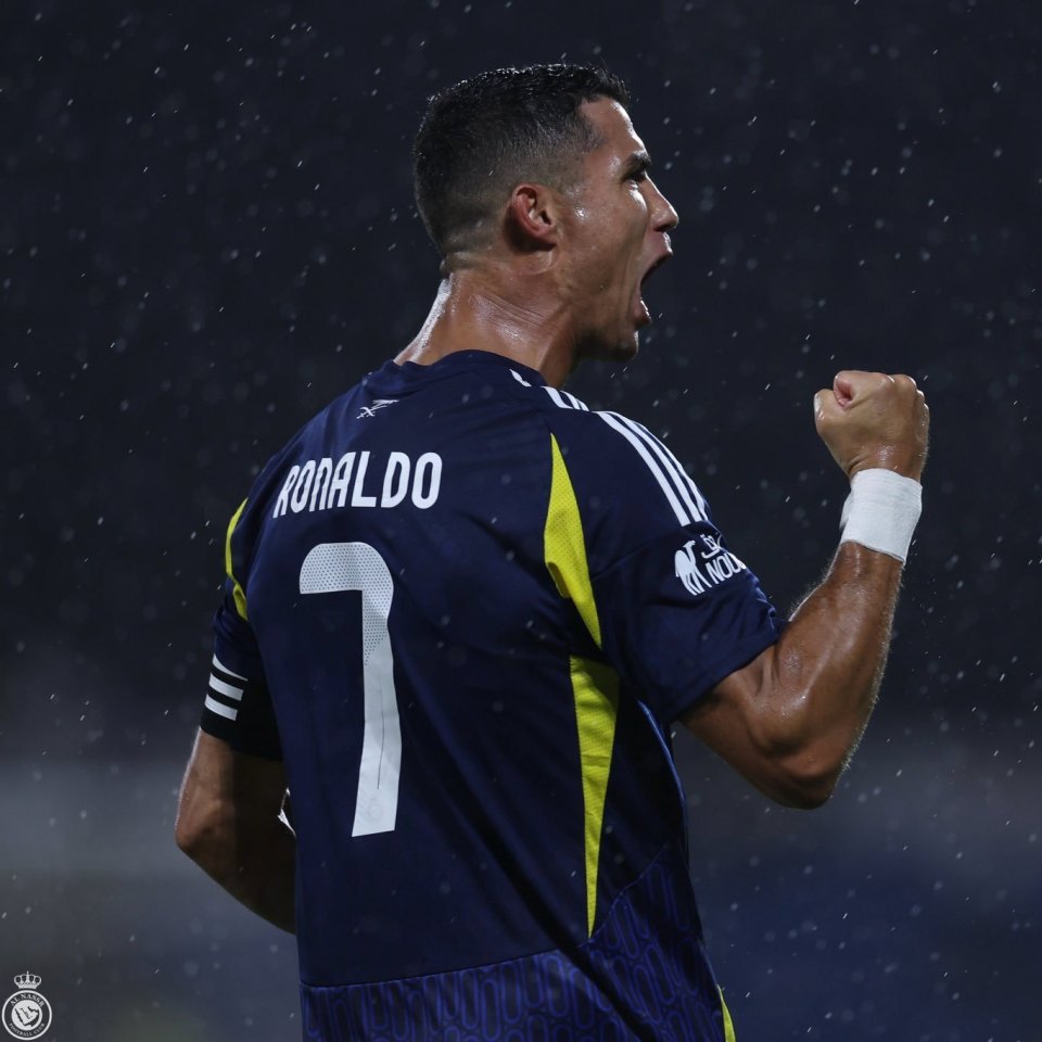 爱游戏体育-包含C罗迎来七赛季高光表现，DWG球迷沸腾！的词条